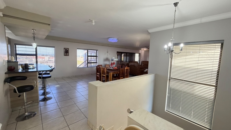 4 Bedroom Property for Sale in Hartenbos Heuwels Western Cape